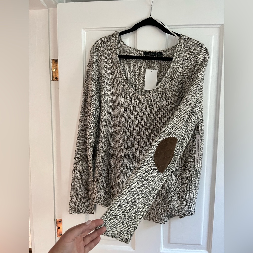 RDI Sweater Women's Size XL VNeck Long Sleeve Nordstrom white beach black new!